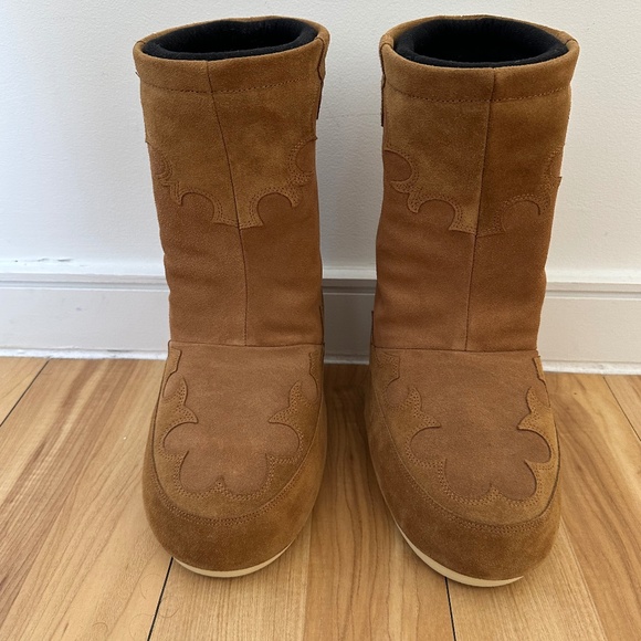 MOON BOOT Icon Suede Embroidery BRAND NEW - Picture 1 of 6